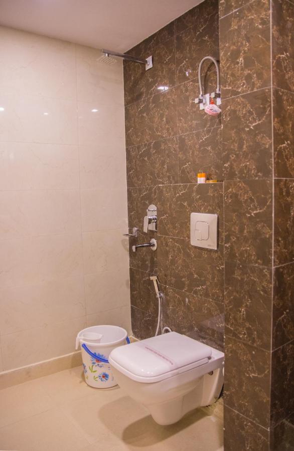 Hotel Pawan Plaza Near Sir Ganga Ram Hospital Delhi  Exterior foto