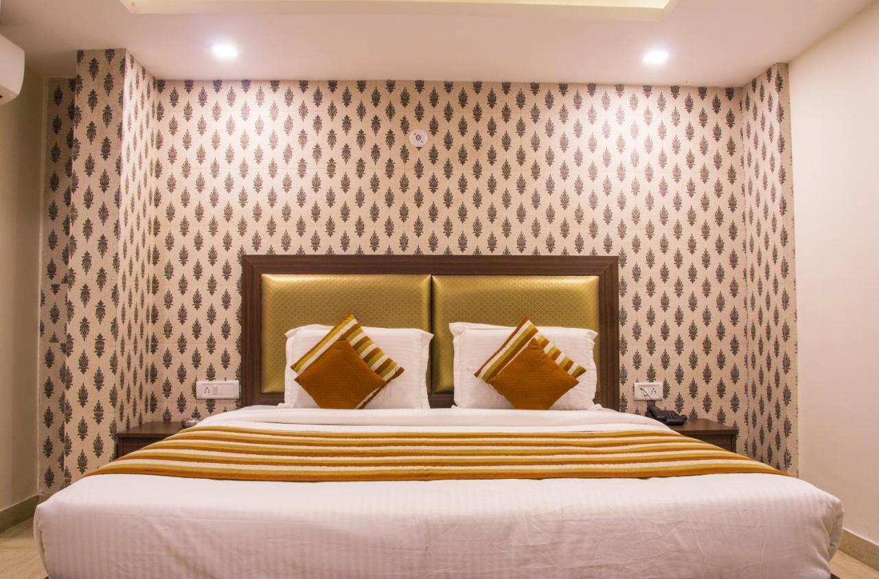 Hotel Pawan Plaza Near Sir Ganga Ram Hospital Delhi  Exterior foto