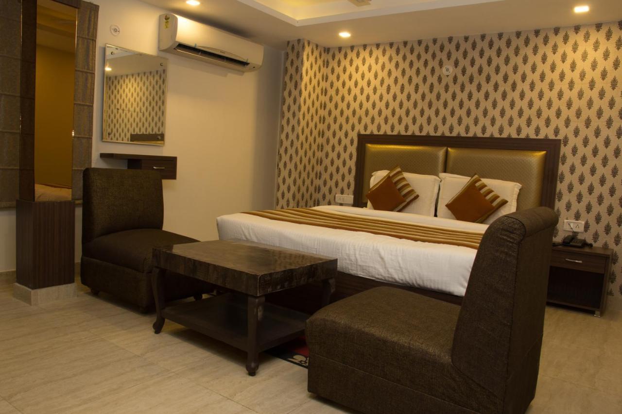 Hotel Pawan Plaza Near Sir Ganga Ram Hospital Delhi  Exterior foto