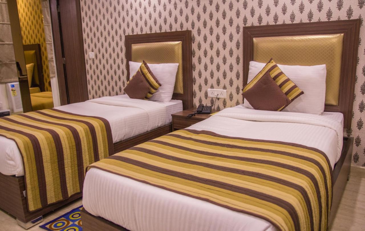 Hotel Pawan Plaza Near Sir Ganga Ram Hospital Delhi  Exterior foto