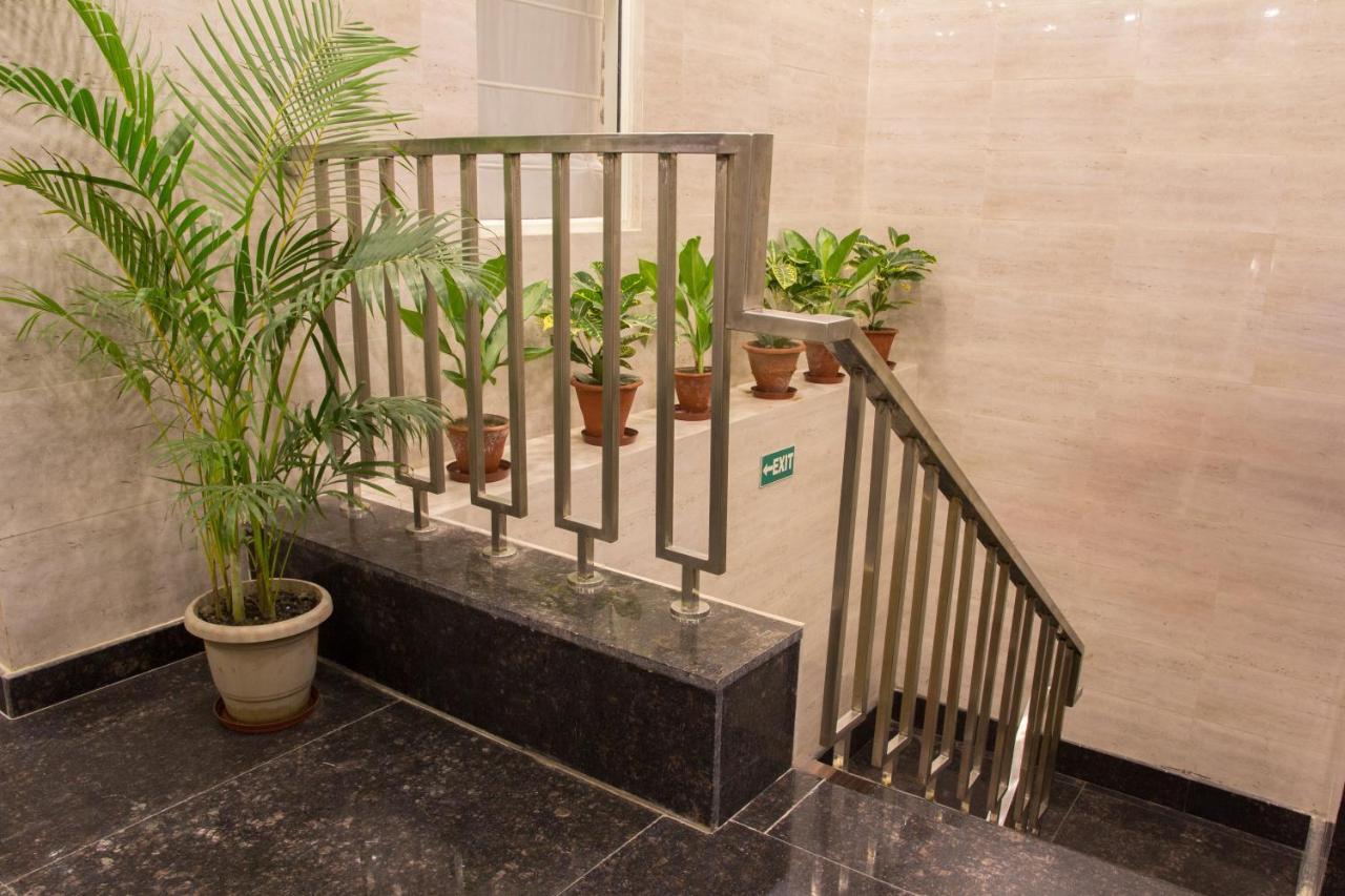 Hotel Pawan Plaza Near Sir Ganga Ram Hospital Delhi  Exterior foto