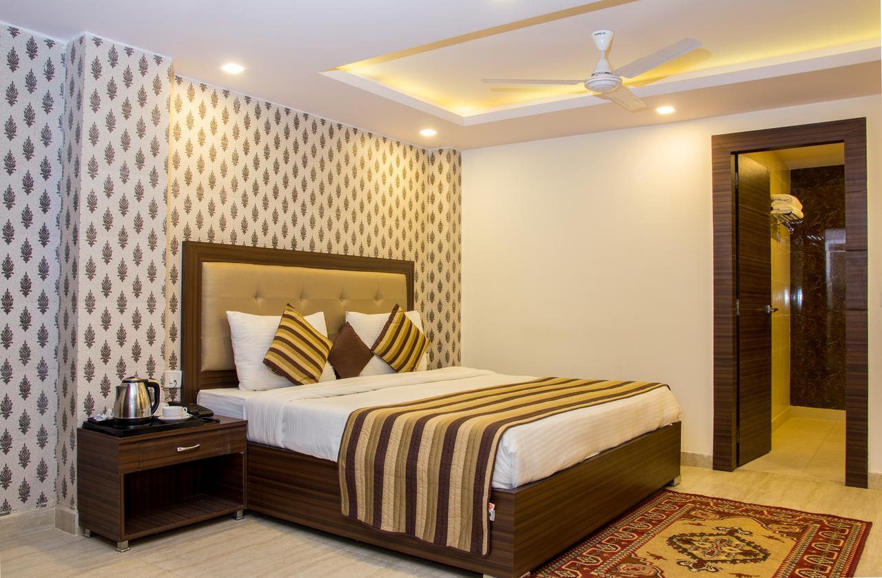 Hotel Pawan Plaza Near Sir Ganga Ram Hospital Delhi  Exterior foto