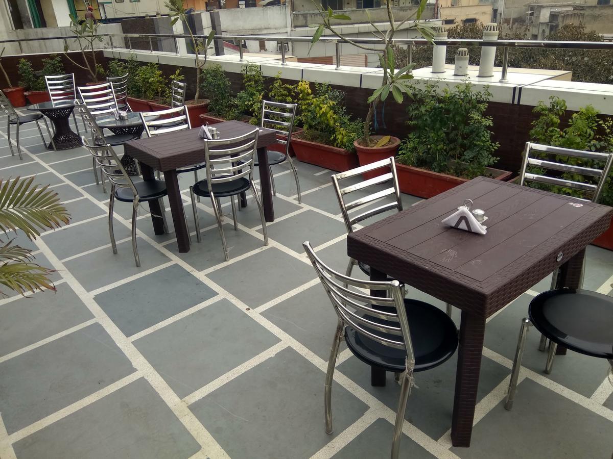 Hotel Pawan Plaza Near Sir Ganga Ram Hospital Delhi  Exterior foto